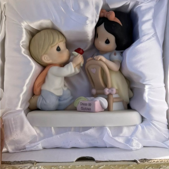 Precious Moments Disney With A Smile And A Song Snow White 740007 Figurine New - Picture 4 of 4